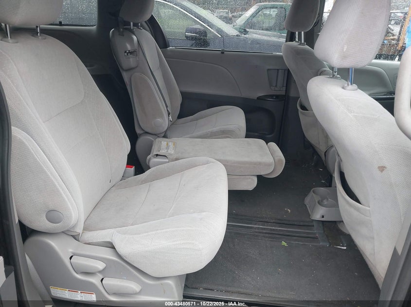 2016 TOYOTA SIENNA LE 8 PASSENGER 5TDKK3DC0GS758064