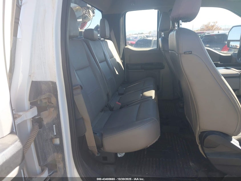 2018 Ford F-350 Chassis Xl VIN: 1FD8X3H65JEC27905 Lot: 43480665