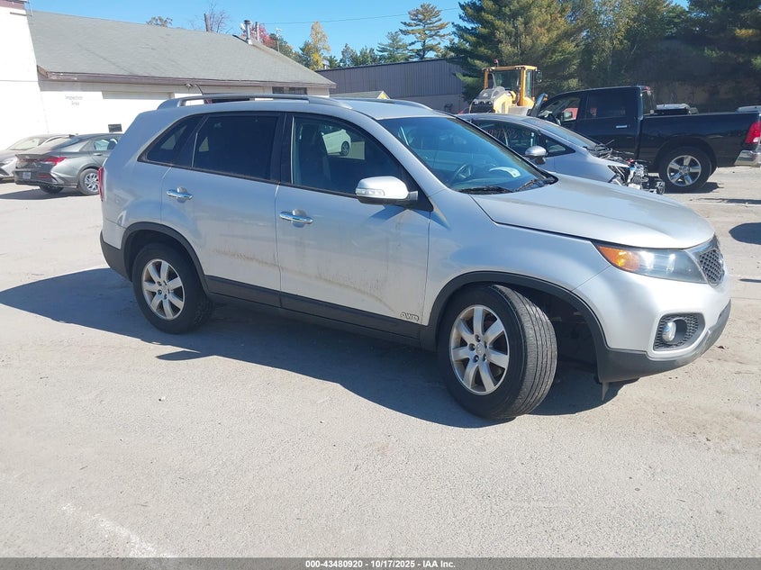 2013 KIA SORENTO LX V6 - 5XYKTDA26DG420806