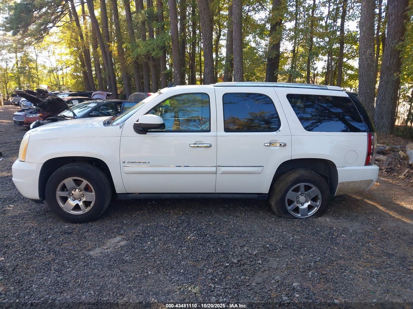 2007 GMC Yukon Denali VIN: 1GKFK63877J374929 Lot: 43481110