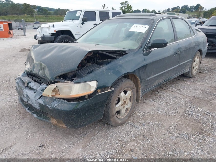 1HGCG1650WA059104 1998 HONDA ACCORD photo no. 2