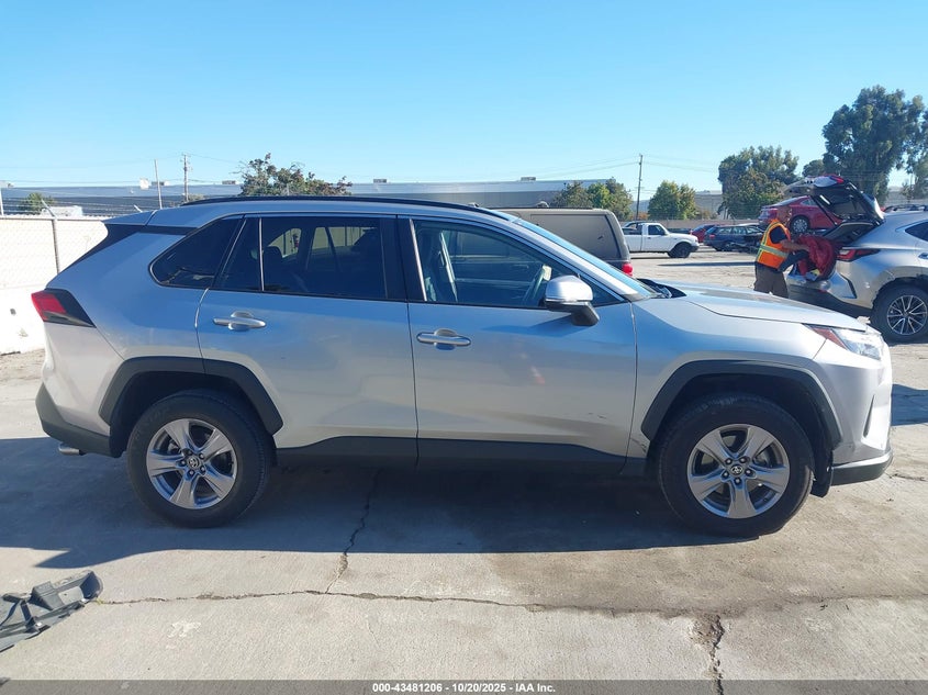 2024 TOYOTA RAV4 XLE 2T3W1RFV3RC258019