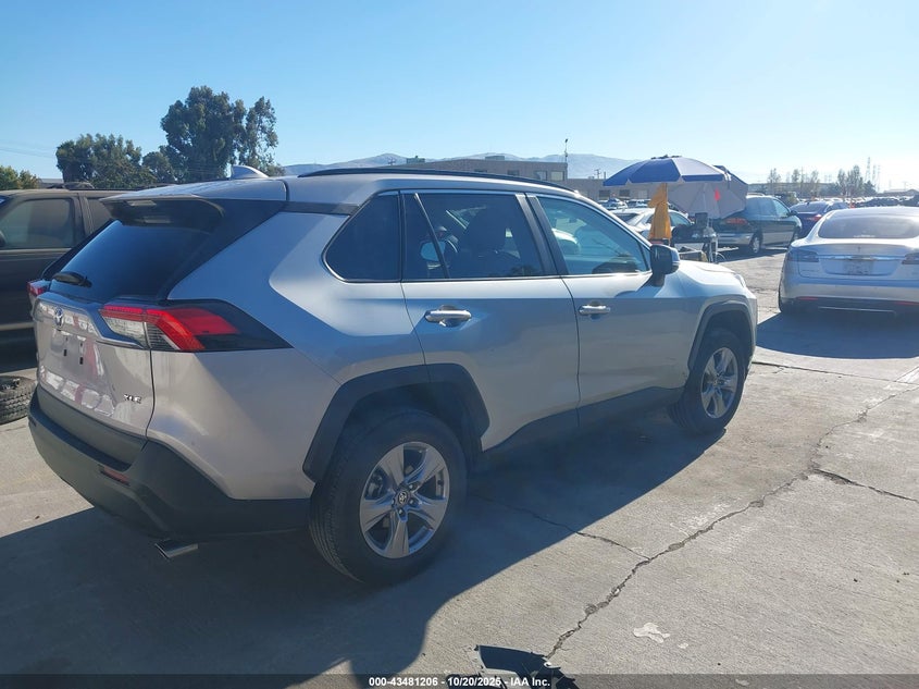 2024 TOYOTA RAV4 XLE 2T3W1RFV3RC258019