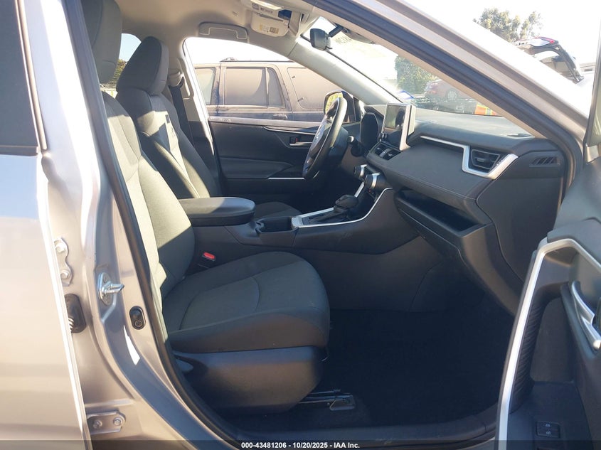 2024 TOYOTA RAV4 XLE 2T3W1RFV3RC258019