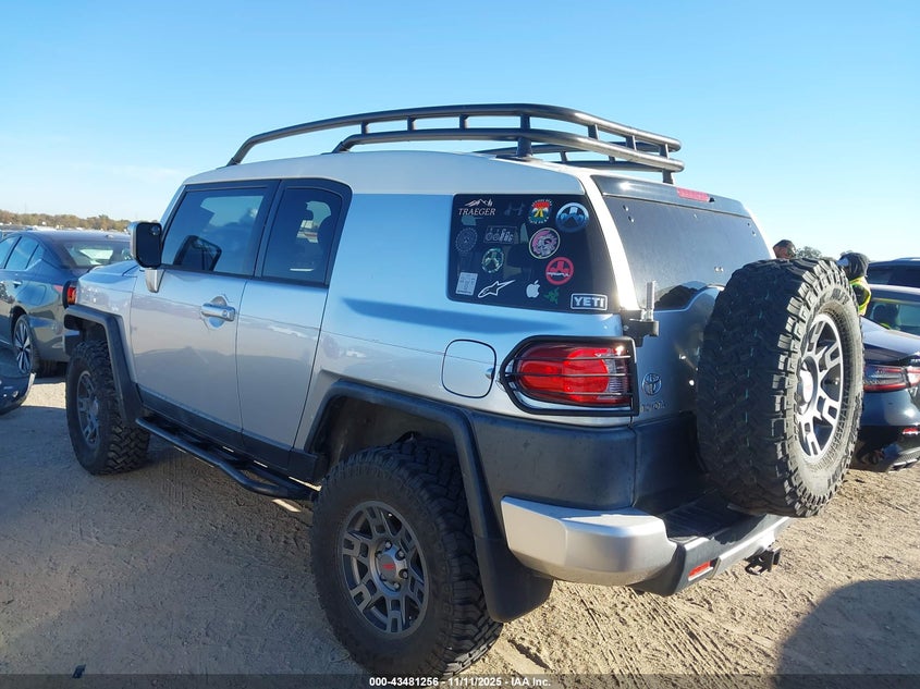 JTEBU11F970033784 2007 TOYOTA FJ CRUISER photo no. 3