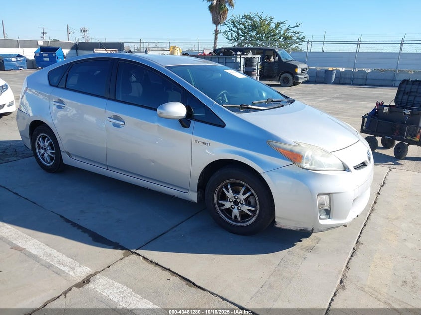 TOYOTA PRIUS THREE