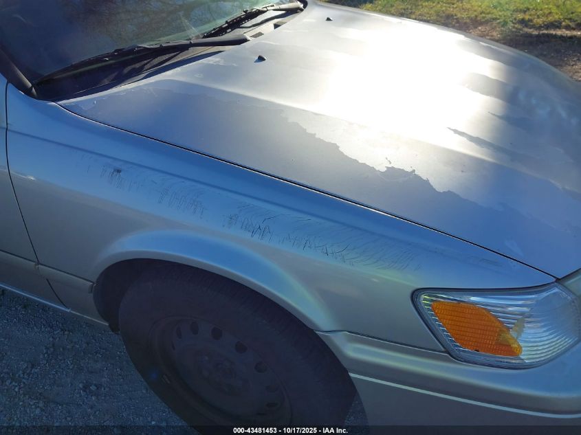 2000 Toyota Camry Le VIN: 4T1BG22K3YU707317 Lot: 43481453