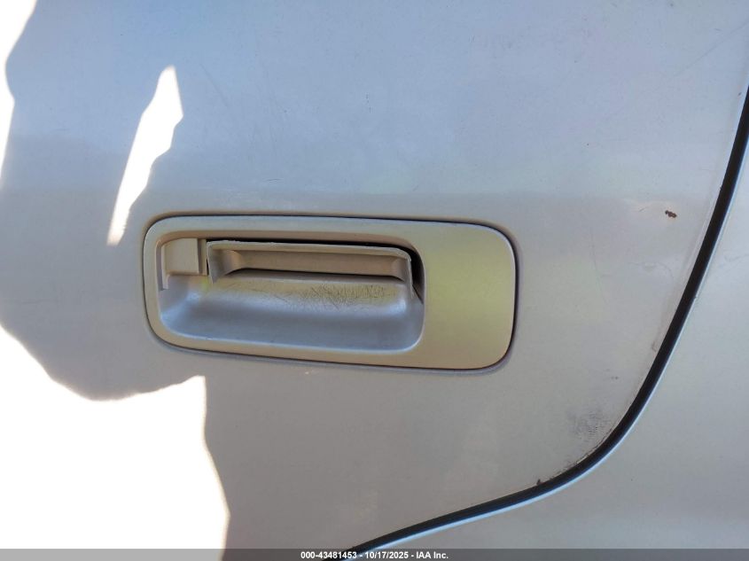 2000 Toyota Camry Le VIN: 4T1BG22K3YU707317 Lot: 43481453