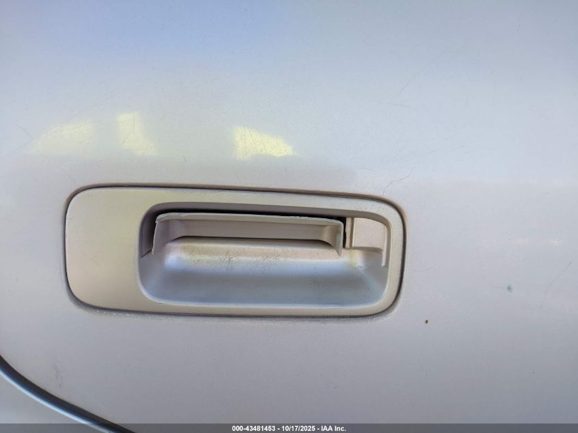 2000 Toyota Camry Le VIN: 4T1BG22K3YU707317 Lot: 43481453