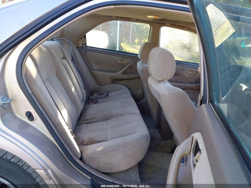 2000 Toyota Camry Le VIN: 4T1BG22K3YU707317 Lot: 43481453