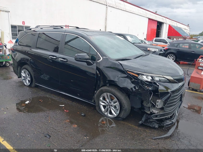 2023 TOYOTA SIENNA WOODLAND EDITION - 5TDCSKFC0PS104080