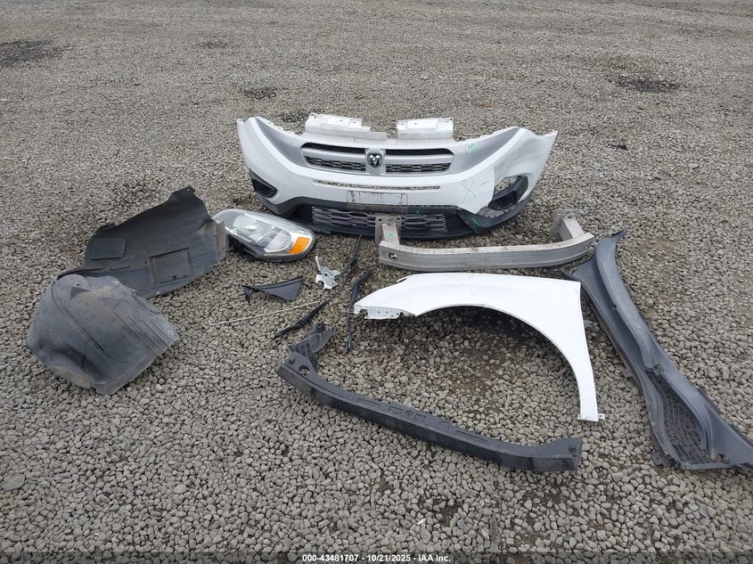 2015 RAM PROMASTER CITY TRADESMAN SLT ZFBERFBT5F6197584