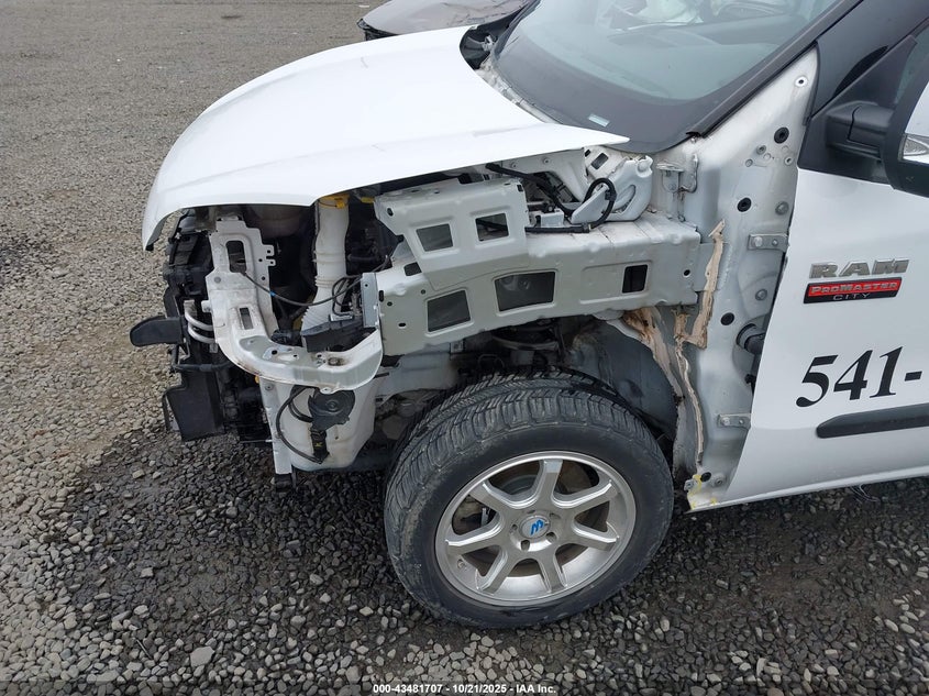 2015 RAM PROMASTER CITY TRADESMAN SLT ZFBERFBT5F6197584