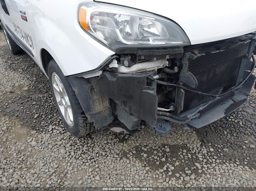 2015 RAM PROMASTER CITY TRADESMAN SLT ZFBERFBT5F6197584