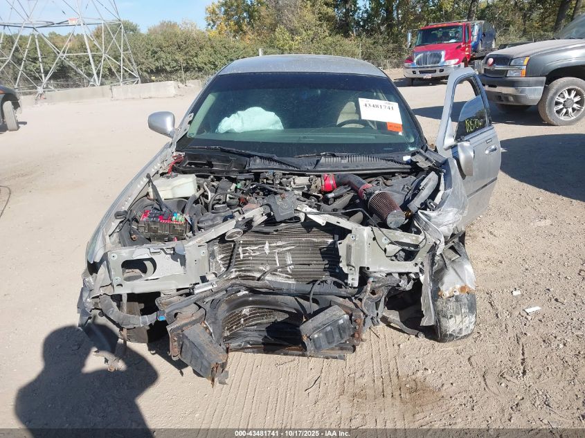 2004 Lincoln Town Car Signature VIN: 1LNHM81W74Y686694 Lot: 43481741