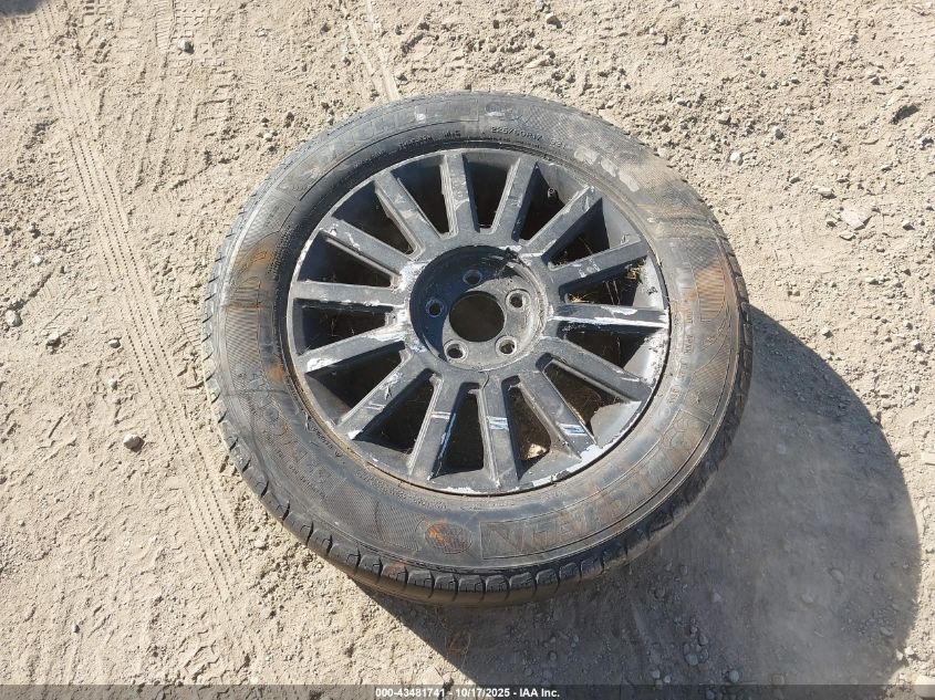 2004 Lincoln Town Car Signature VIN: 1LNHM81W74Y686694 Lot: 43481741