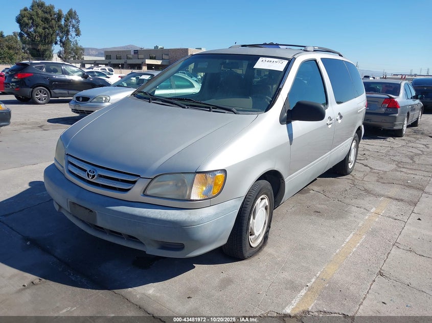 4T3ZF13C71U352362 2001 TOYOTA SIENNA photo no. 2