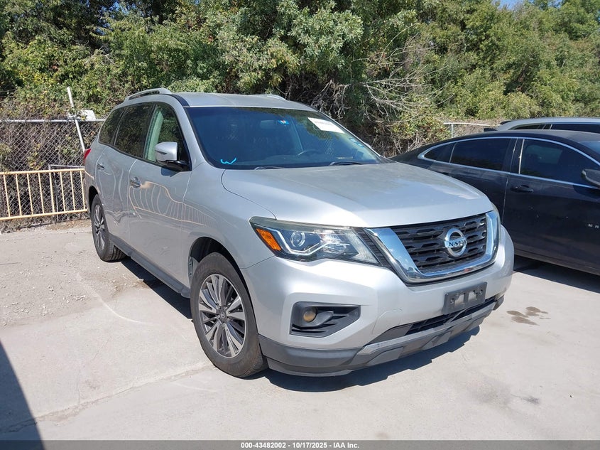 NISSAN PATHFINDER SV