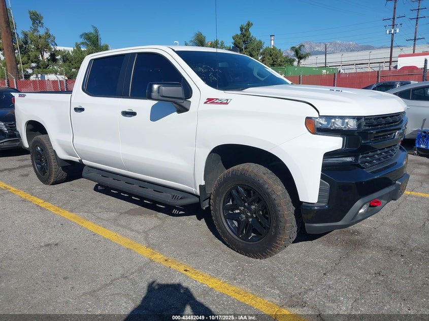 CHEVROLET SILVERADO 1500 4WD STANDARD BED LT TRAIL BOSS