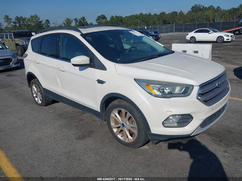 2017 FORD ESCAPE SE - 1FMCU0GD7HUB36913