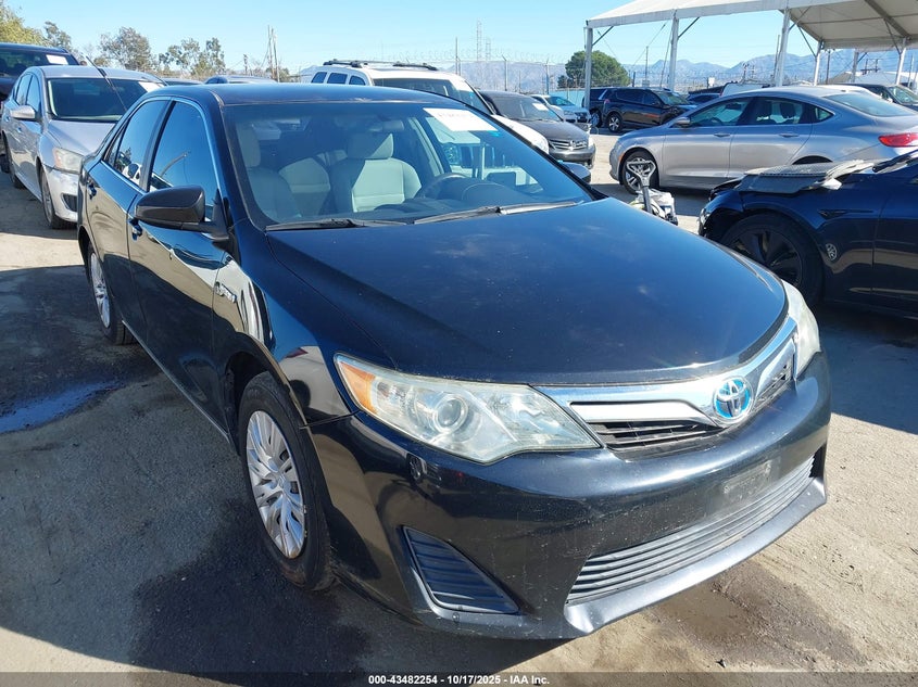 TOYOTA CAMRY HYBRID LE