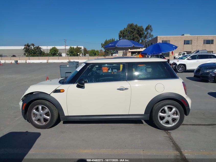 2009 Mini Cooper VIN: WMWMF33559TW77899 Lot: 43482273