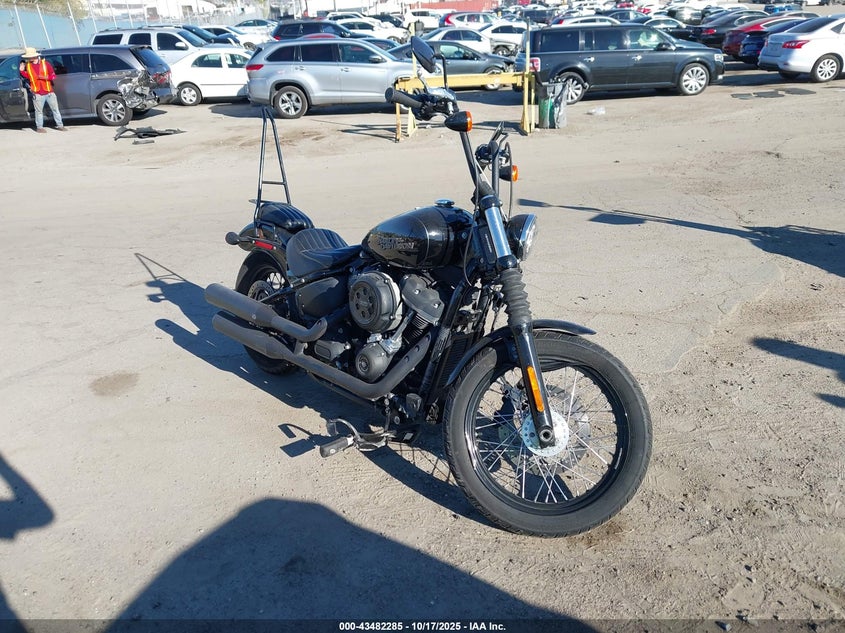 1HD1YJJ33JC085085 2018 HARLEY-DAVIDSON STREET BOB photo no. 1
