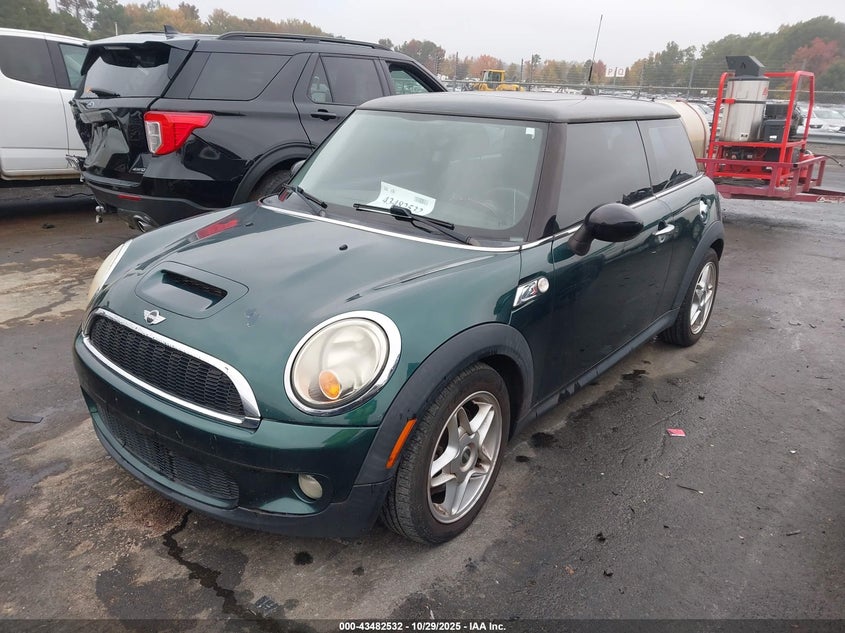 WMWMF73539TW81280 2009 MINI COOPER photo no. 2