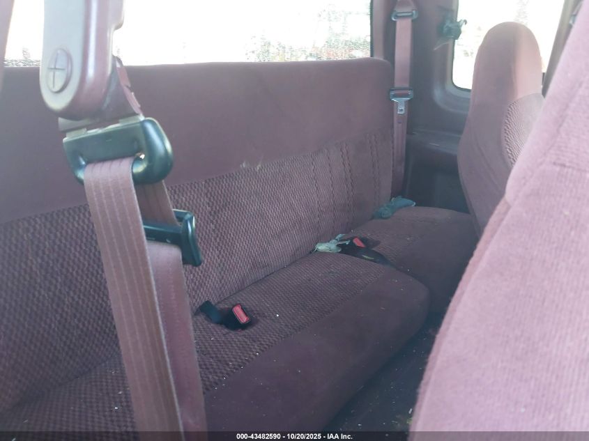 1998 Ford F-150 Lariat/Standard/Xl/Xlt VIN: 1FTZX176XWKA64501 Lot: 43482590