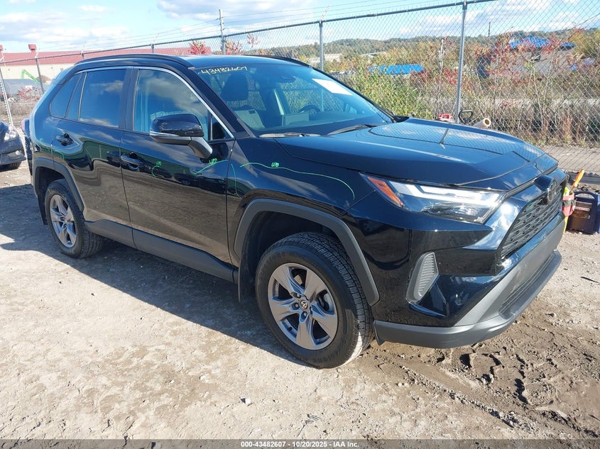 TOYOTA RAV4 XLE