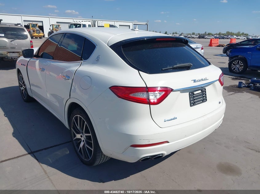 2019 MASERATI LEVANTE auction photo 3