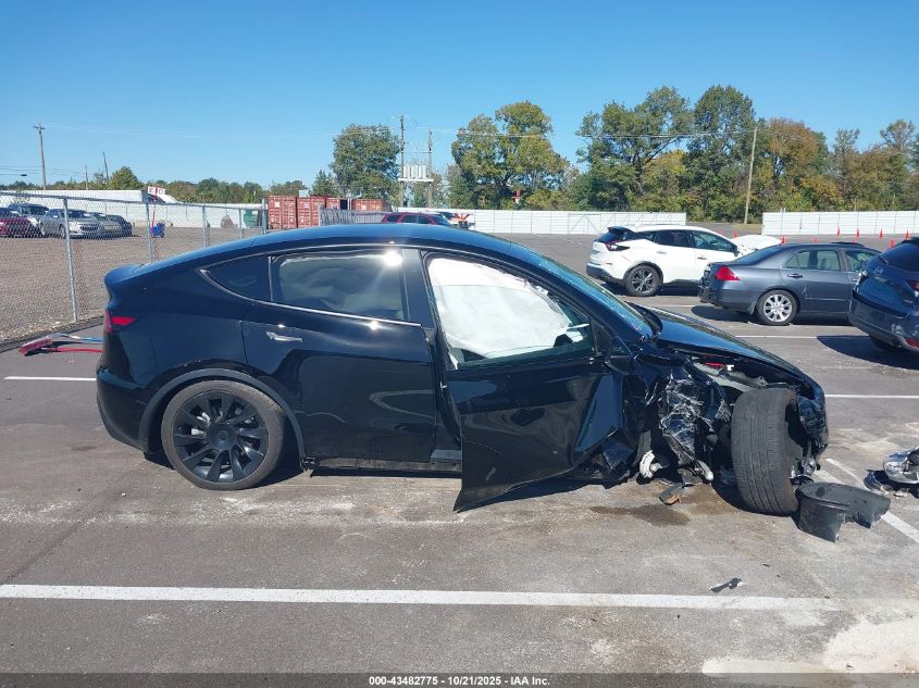 2025 Tesla Model Y Long Range Dual Motor All-Wheel Drive VIN: 7SAYGDEE3SA361091 Lot: 43482775