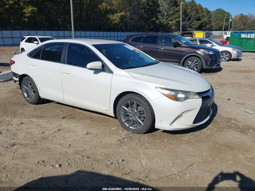 TOYOTA CAMRY SE