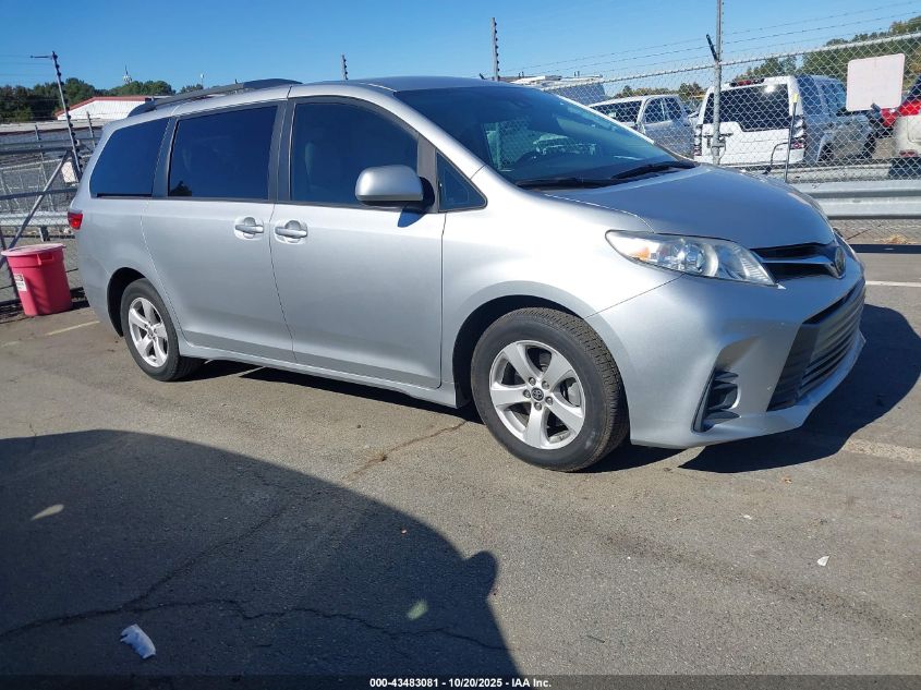 TOYOTA SIENNA LE