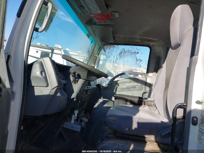 JALC4W165H7001783 2017 ISUZU  photo no. 7