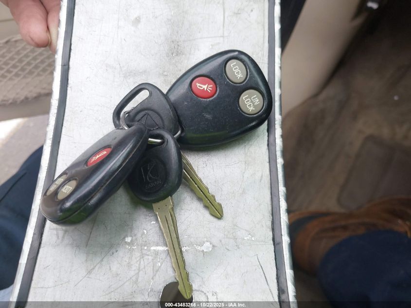 2002 Saturn Vue V6 VIN: 5GZCZ63B52S828604 Lot: 43483266