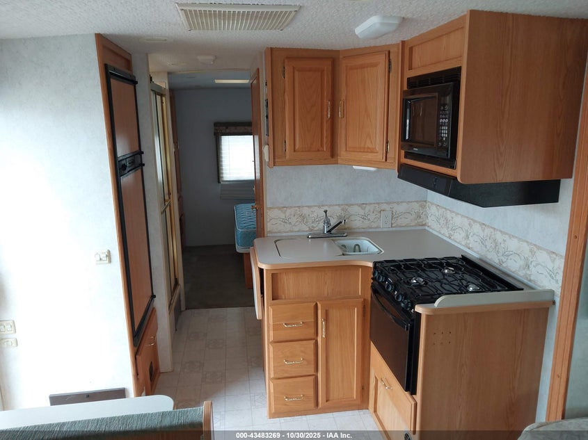 2003 Ford E-450 Cutaway Standard VIN: 1FDXE45S93HB42351 Lot: 43483269