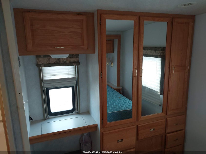 2003 Ford E-450 Cutaway Standard VIN: 1FDXE45S93HB42351 Lot: 43483269