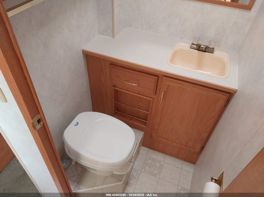 2003 Ford E-450 Cutaway Standard VIN: 1FDXE45S93HB42351 Lot: 43483269