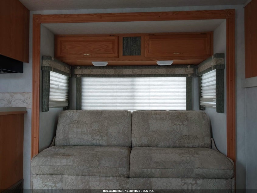 2003 Ford E-450 Cutaway Standard VIN: 1FDXE45S93HB42351 Lot: 43483269