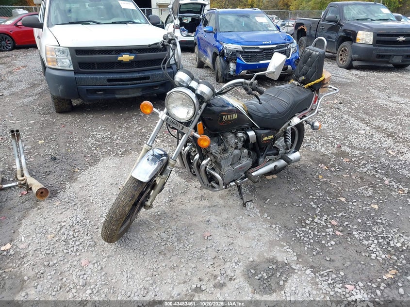 4H7110590 1981 YAMAHA XJ photo no. 2