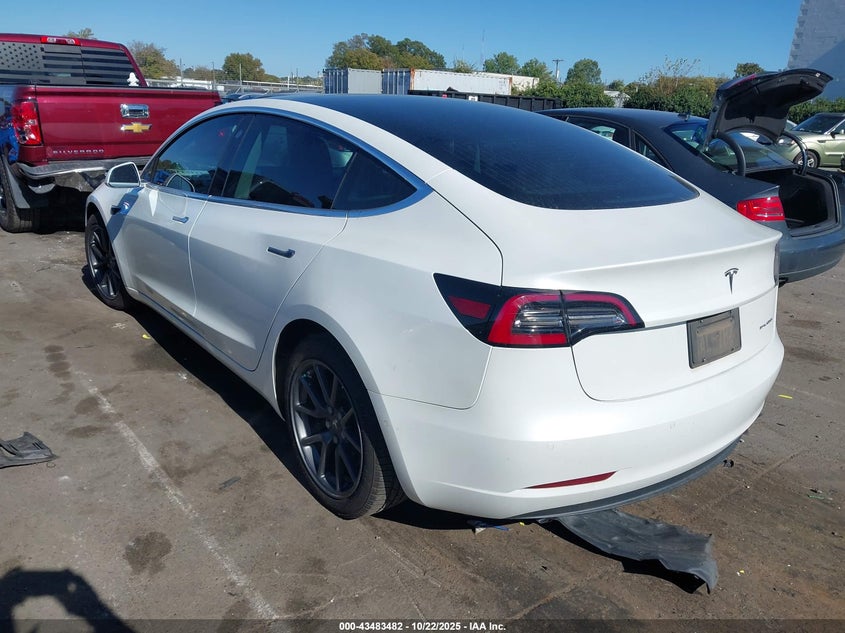 5YJ3E1EB2KF199779 2019 TESLA MODEL 3 photo no. 3
