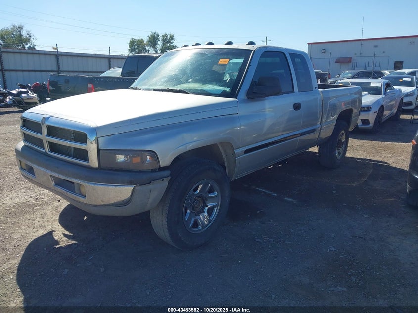 3B7KC23682M214357 2002 DODGE RAM photo no. 2
