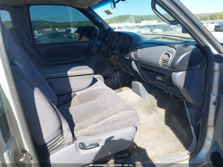 3B7KC23682M214357 2002 DODGE RAM photo no. 5