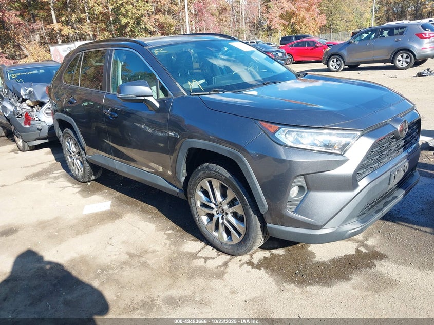 TOYOTA RAV4 XLE PREMIUM