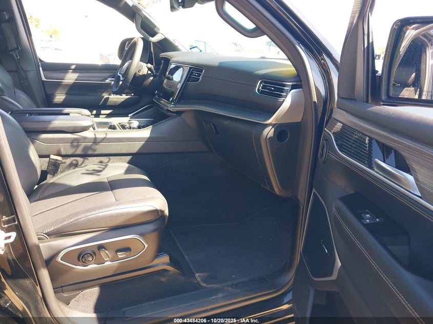 2024 JEEP WAGONEER L SERIES II 4X2 1C4SJRBP2RS145806