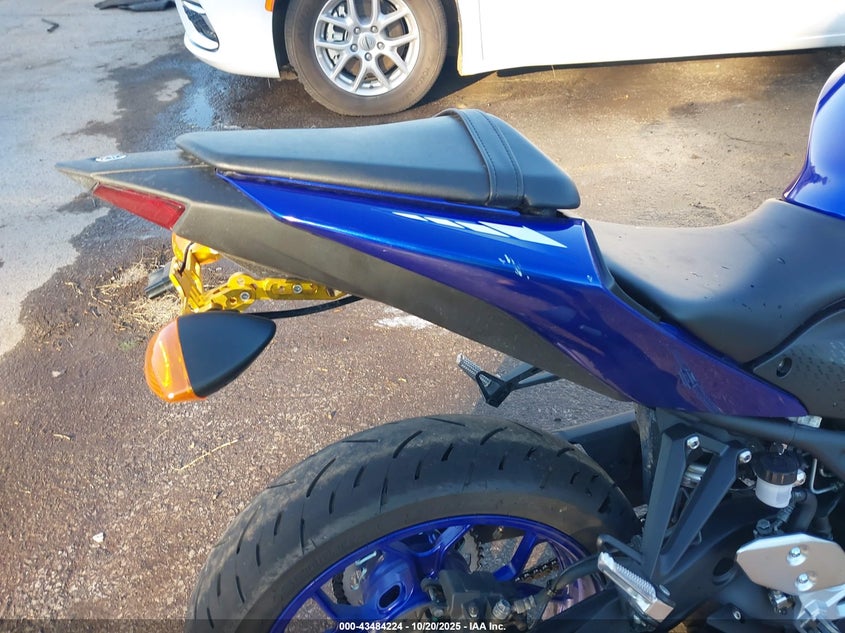 2024 YAMAHA YZFR3 A MH3RH18Y1RK016355