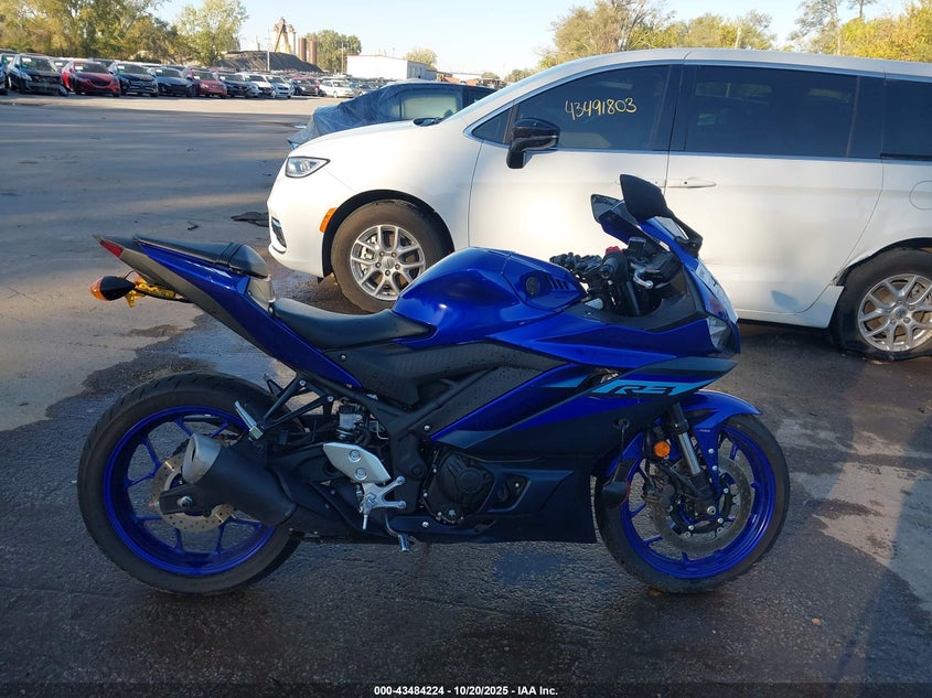 2024 YAMAHA YZFR3 A MH3RH18Y1RK016355