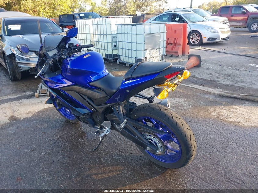 2024 YAMAHA YZFR3 A MH3RH18Y1RK016355