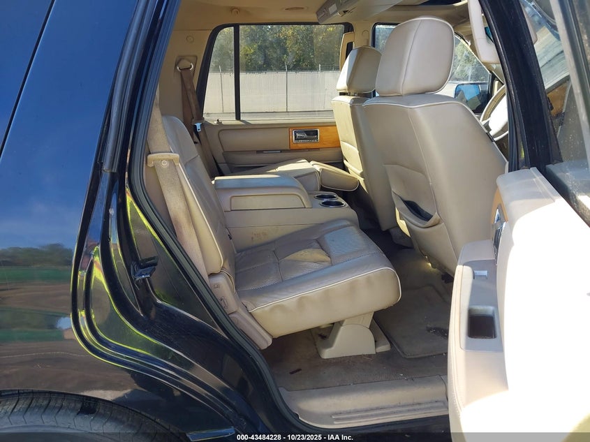 2007 Lincoln Navigator Ultimate VIN: 5LMFU28537LJ10097 Lot: 43484228